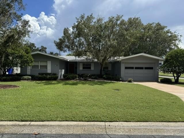 Property Photo:  550 W Palmeden Drive  FL 33803 