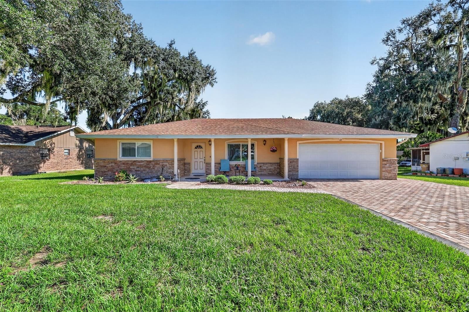 Property Photo:  22 E Bay Avenue  FL 34797 