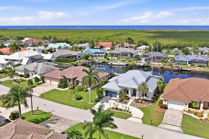 Property Photo:  3419 Curacao Court  FL 33950 
