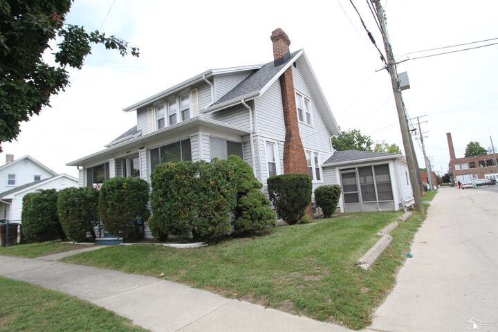 Property Photo: 16 W Sixth Street MI 48161