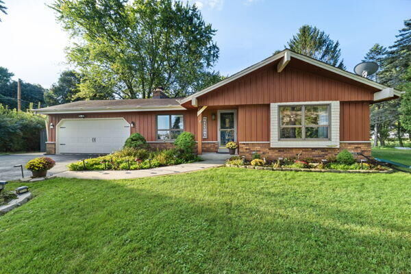 Property Photo:  3606 E Norport Dr  WI 53074 