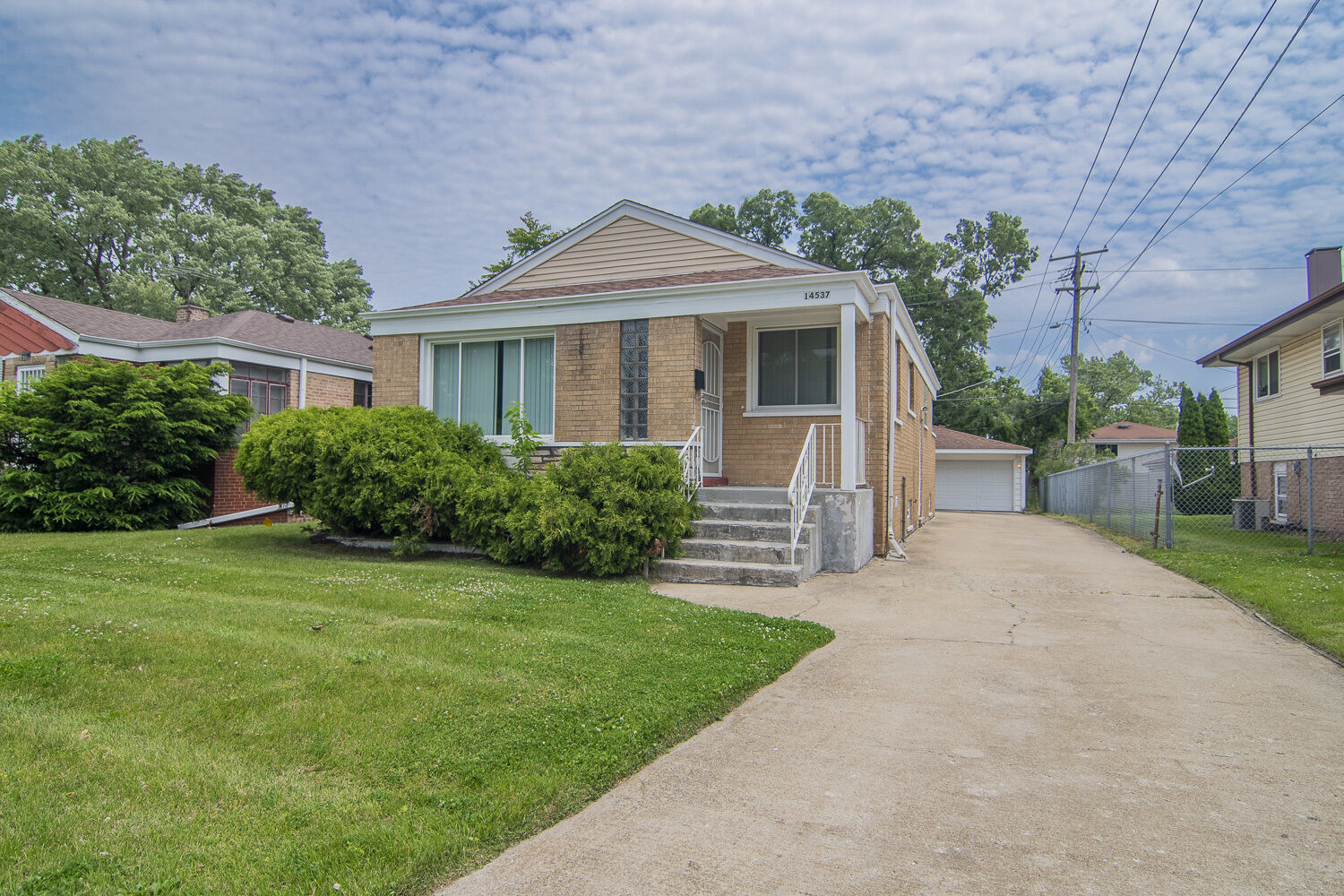 Property Photo:  14537 University Avenue  IL 60419 