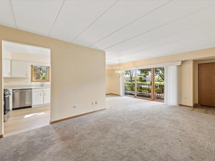 Property Photo: 7555 Sheridan Drive 1F IL 60527