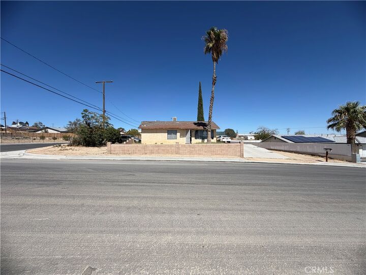 Property Photo: 301 Juniper CA 92311