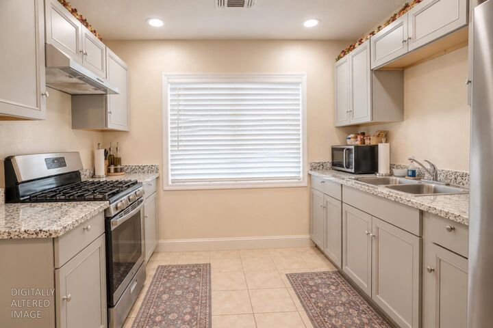 Property Photo:  1645 Rose Avenue  CA 95341 