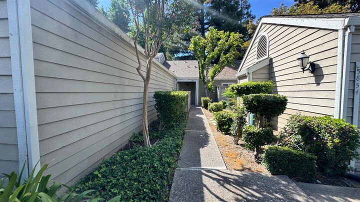 Property Photo: 5856 Alexandria Place CA 95207