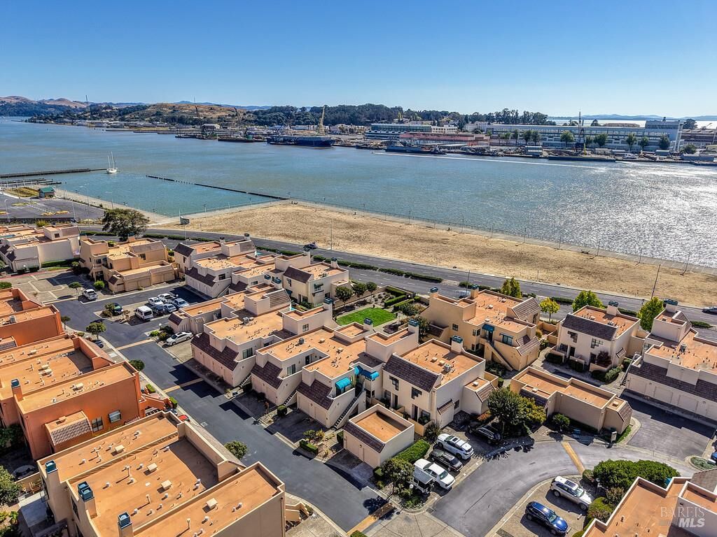 Property Photo:  141 Nantucket Lane  CA 94590 