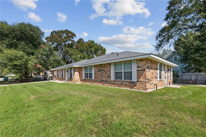 Property Photo:  2753 College Street  LA 70458 