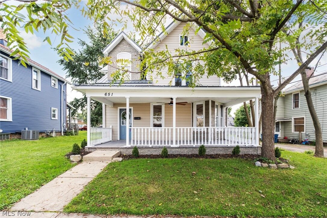 Property Photo:  651 E 6th Street  OH 44460 
