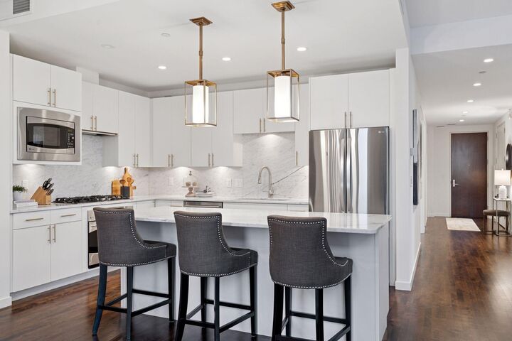 Property Photo: 201 S 11th Street 1000 MN 55403