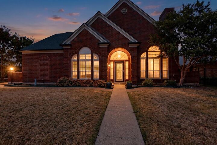 Property Photo: 542 Clayton Street TX 75052