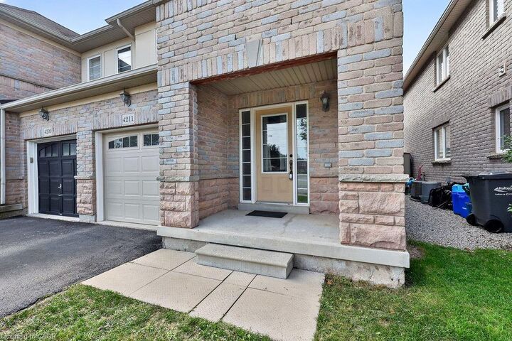 Property Photo:  4211 Thomas Alton Boulevard  ON L7M 0N1 