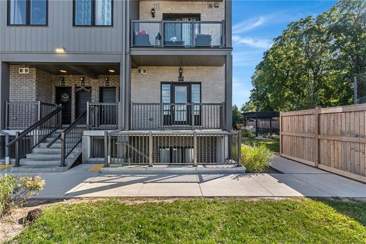 Property Photo:  721 Franklin Boulevard 105  ON N1R 0E4 