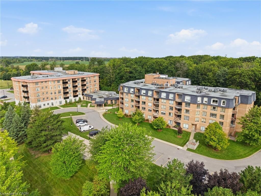 Property Photo:  8111 Forest Glen Drive 424  ON L2H 2Z3 