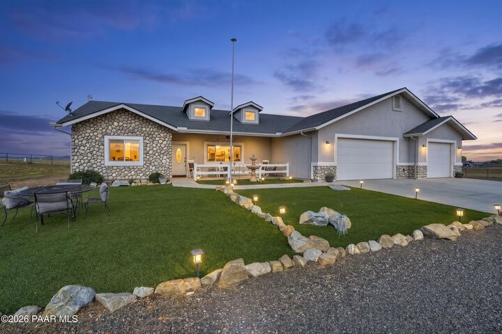 Property Photo: 8720 N Buffalo Hill Court AZ 86315