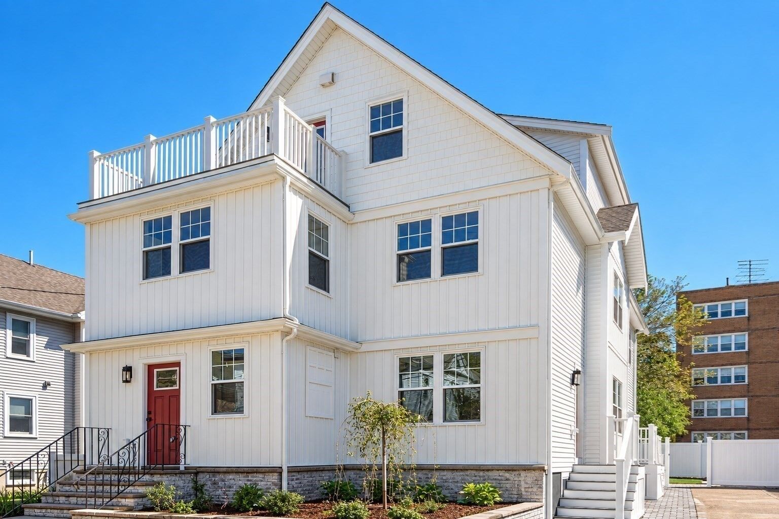 Property Photo:  15 Foster Street 15B  MA 02474 