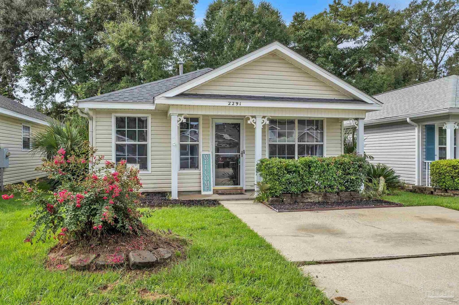 Property Photo: 2291 Trailwood Dr FL 32533