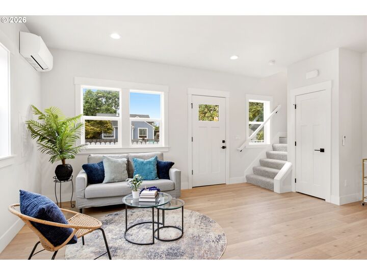 Property Photo: 7406 SE 78th Ave OR 97206