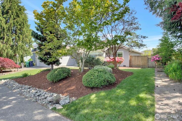 Property Photo:  2928  209th Place SW  WA 98036 