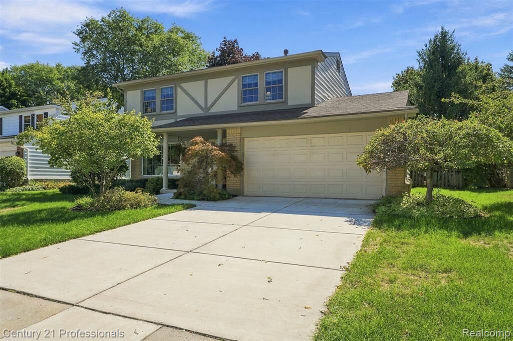 Property Photo:  41827 Ridge Road E  MI 48375 