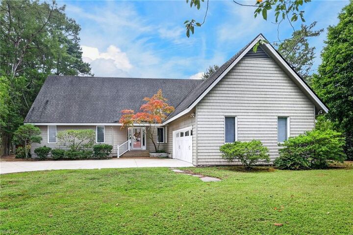 Property Photo:  1125 Bay Colony Dr  VA 23451 