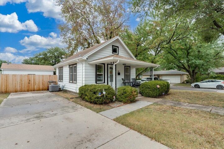 Property Photo: 502 N Logan St KS 67114