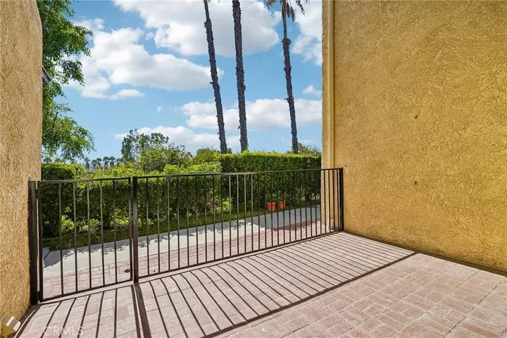Property Photo:  7718 Via Napoli  CA 91504 