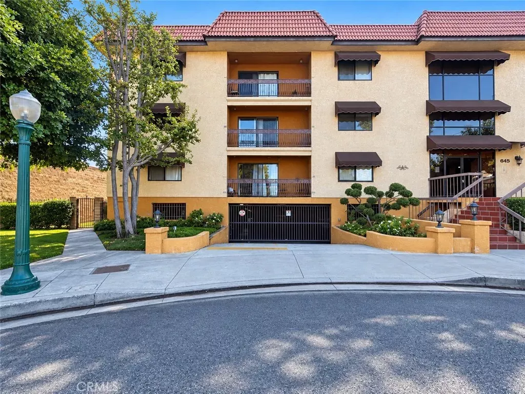 Property Photo: 645 Balboa Avenue 1C CA 91206