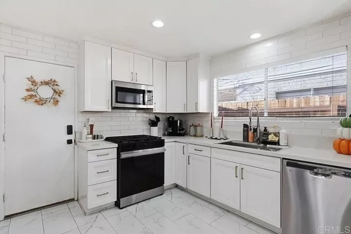 Property Photo:  428 Sacramento Avenue  CA 91977 