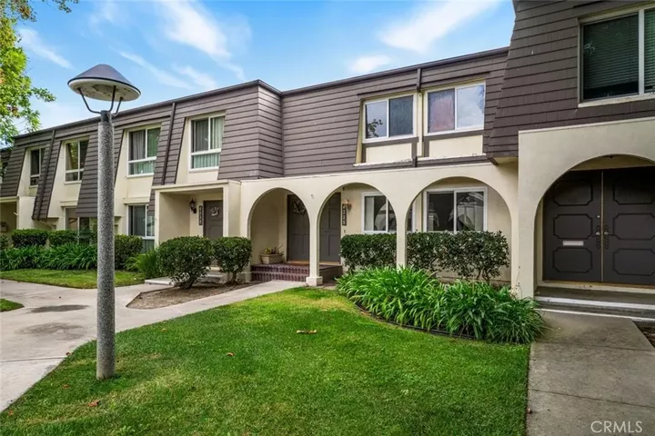Property Photo: 4228 Paseo De Oro CA 90630