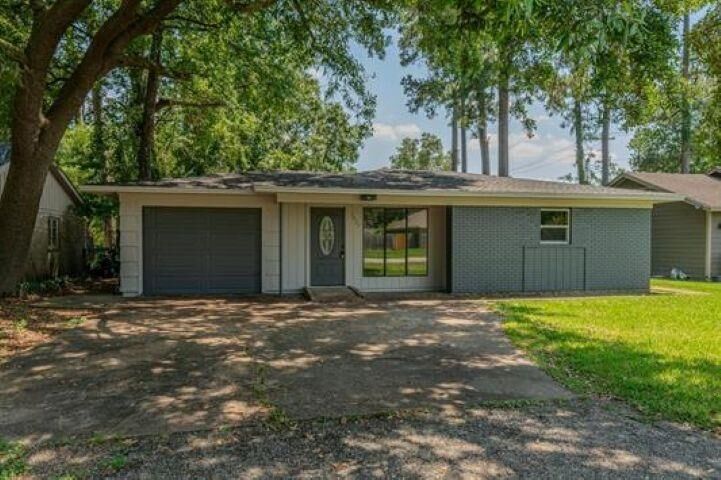 Property Photo:  3825 Buckingham Row  TX 77706 