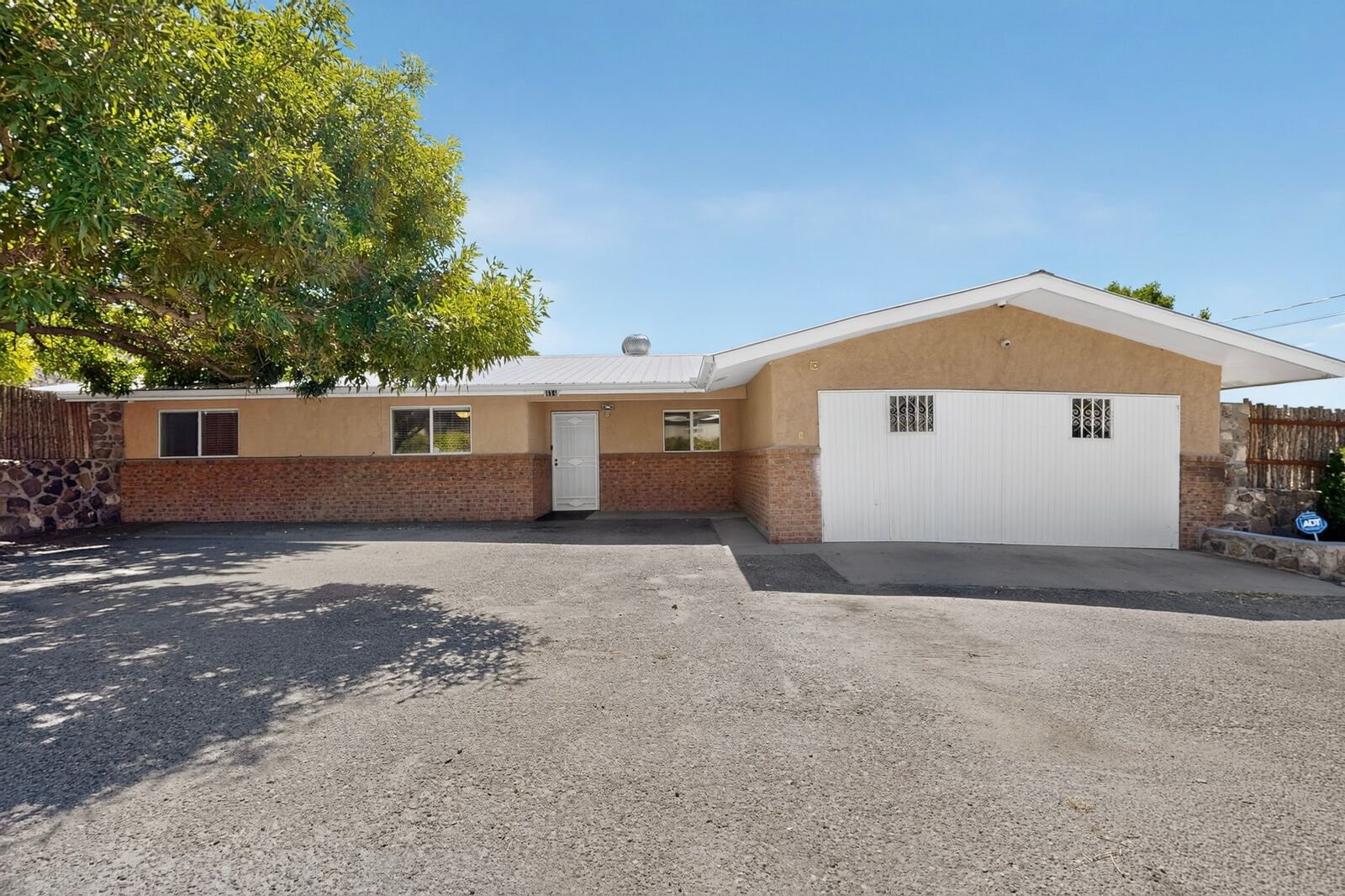 Property Photo: 414 Calle Valdez NM 87532