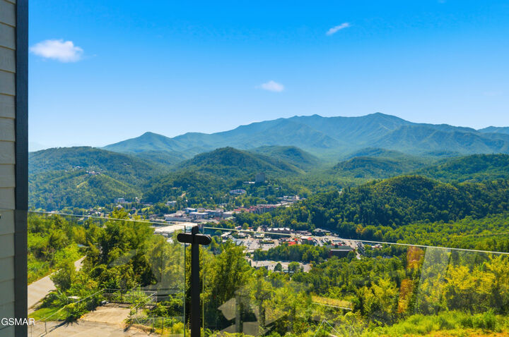 Property Photo:  855 Campbell Lead Road  TN 37738 