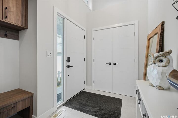 Property Photo:  566 Bolstad Turn  SK S7W 0X9 