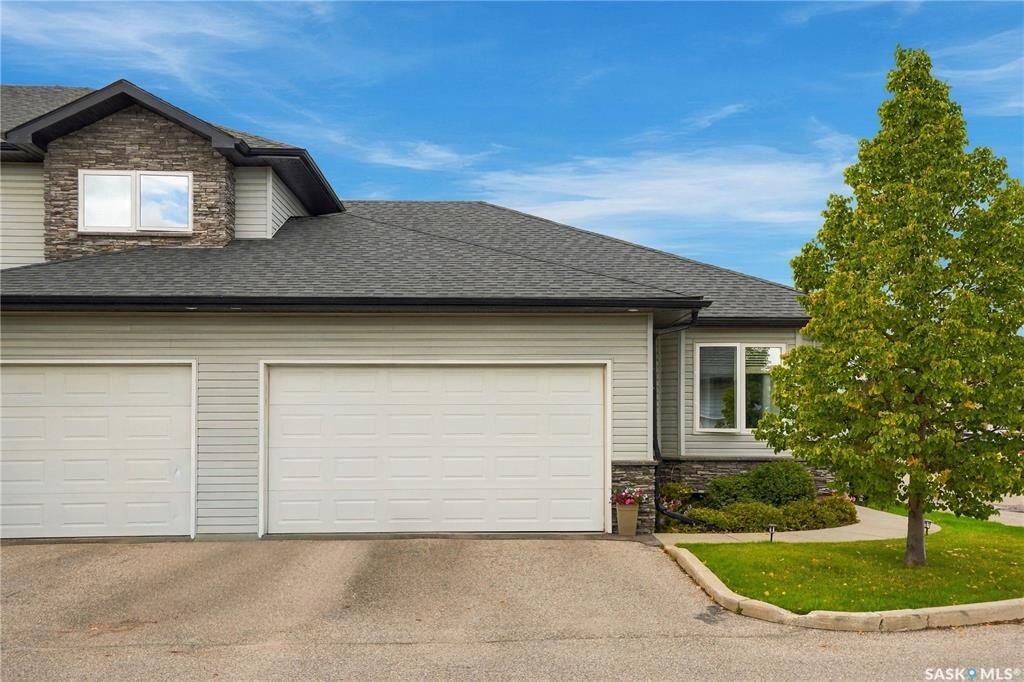 Property Photo:  547 East Hampton Boulevard 23  SK S7R 0H8 