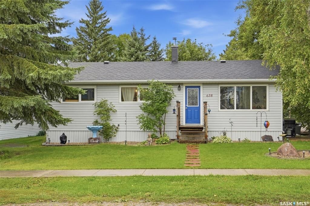 Property Photo:  638 Kirby Street  SK S0K 0S0 