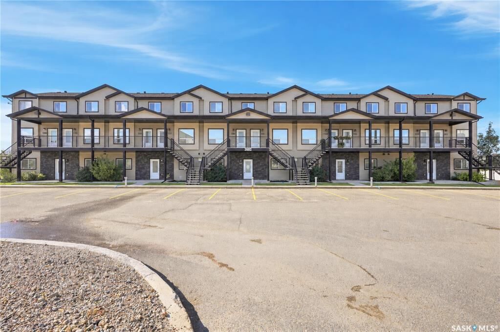 Property Photo:  3802 Dewdney Avenue E 812  SK S4Z 0A6 