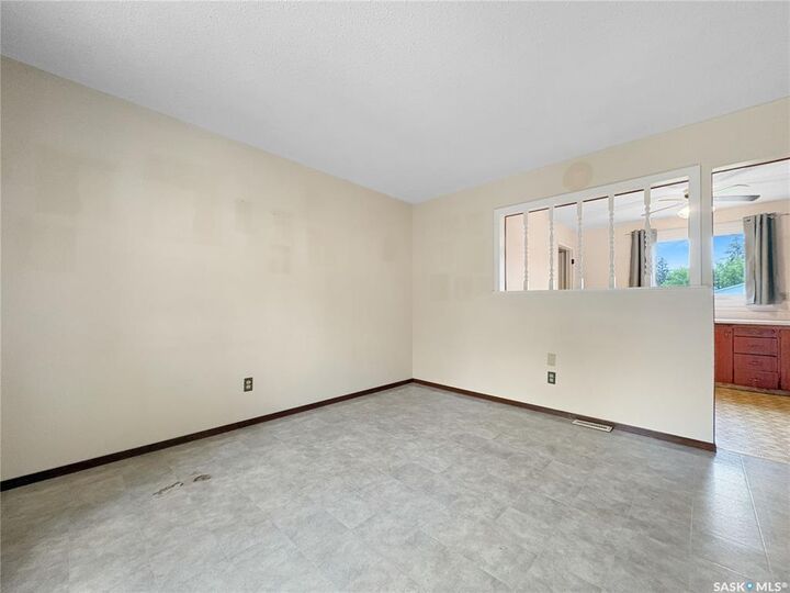 Property Photo:  3223 Maxwell Street  SK S7L 3Y1 