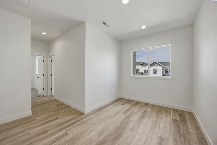 Property Photo:  4413 Conifer St  WA 99353 