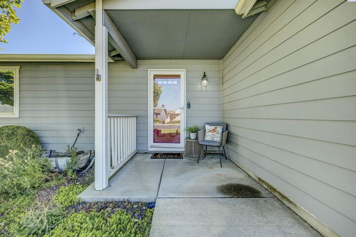 Property Photo:  590 Tanglewood Drive  WA 99352 