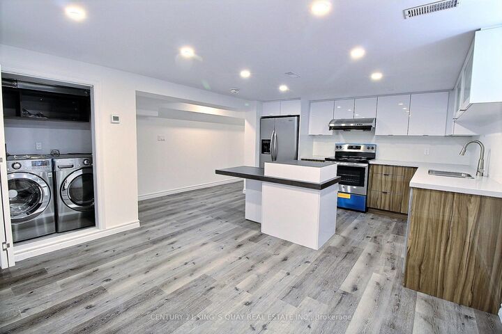 Photo de la propriété:  1763 Bayview Avenue Basement  ON M4G 3C5 