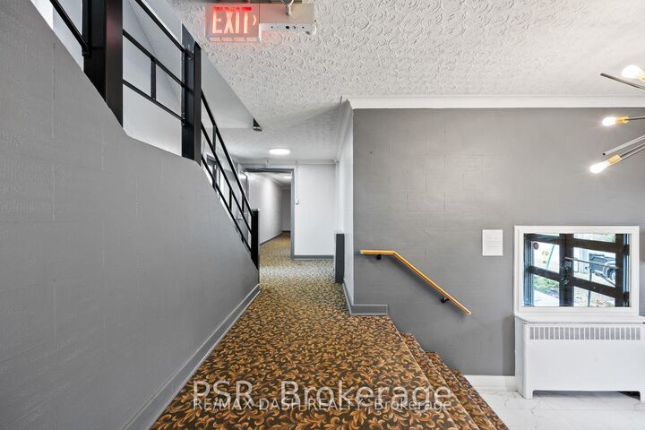 Property Photo:  69 Old Mill Terrace 06  ON M8X 1A1 