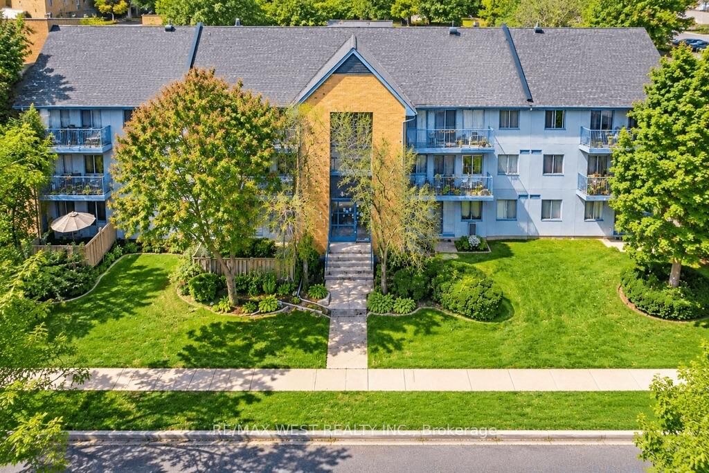 Property Photo: 65 Trailwood Drive 233 ON L4Z 3L1