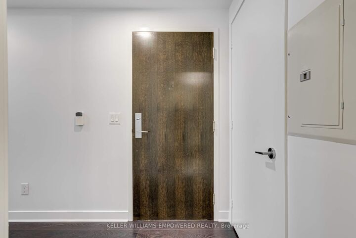 Property Photo:  156 Portland Street 719  ON M5V 0G1 