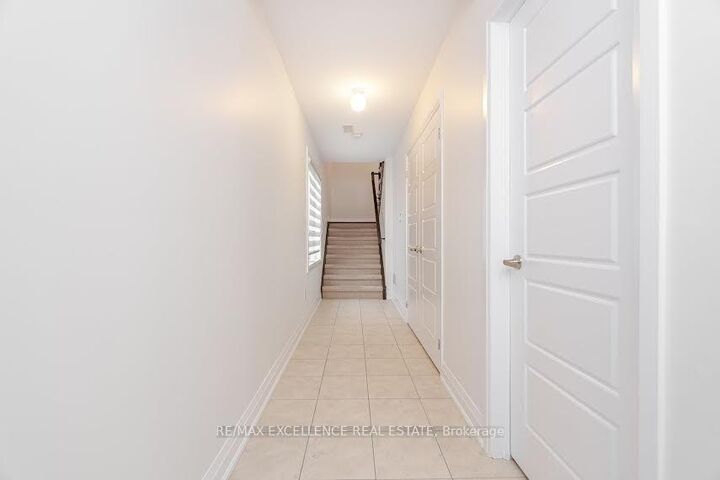 Property Photo:  165 Hampshire Way 51  ON L9T 8M7 