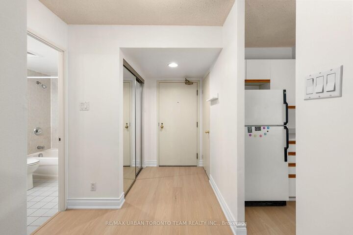 Property Photo:  92 King Street E 418  ON M5C 2V8 