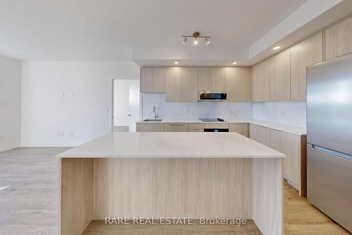 Property Photo:  2501 Saw Whet Boulevard 631  ON L6L 0H5 