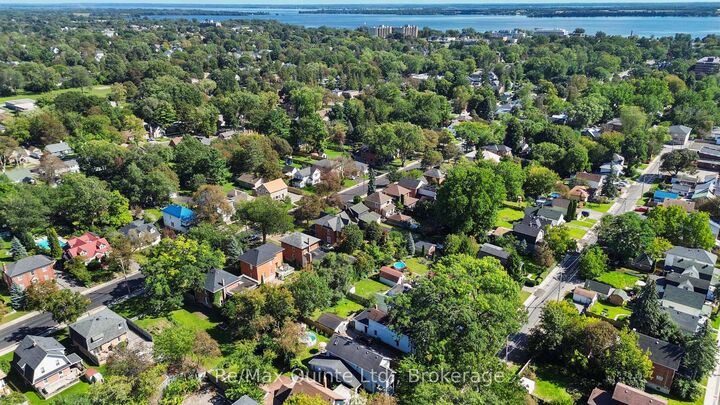 Property Photo:  298 Bleecker Avenue  ON K8N 3V4 