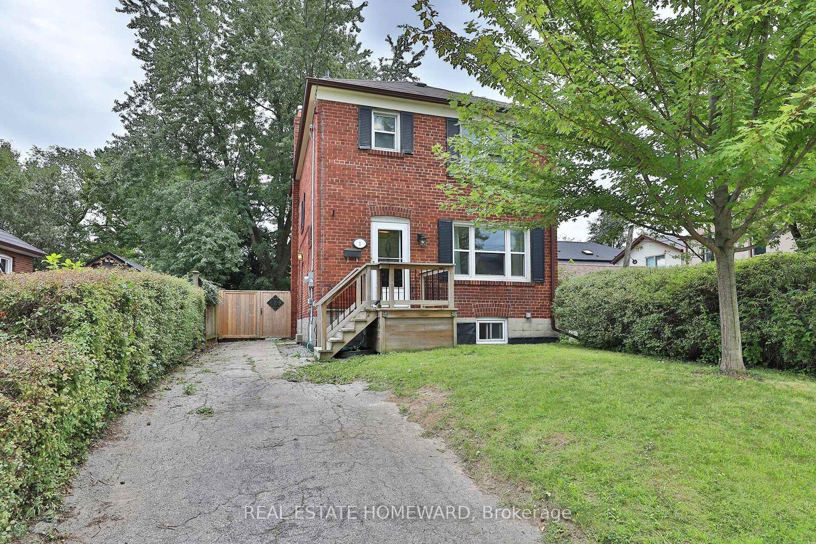 Property Photo: 1 Pinegrove Avenue ON M1N 2G3