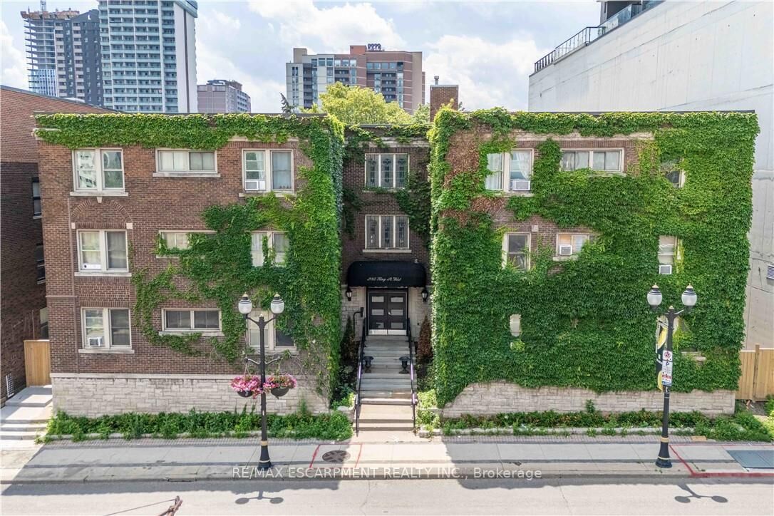 Property Photo:  285 King Street W 4  ON L8P 1B2 